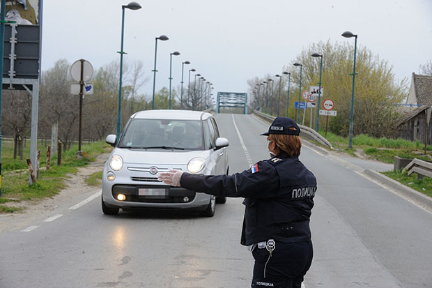 Почео полицијски час: Најдужи у ванредном стању, траје данас од 13 часова до понедељка у 5 ујутру, напоље можете само у неколико случајева